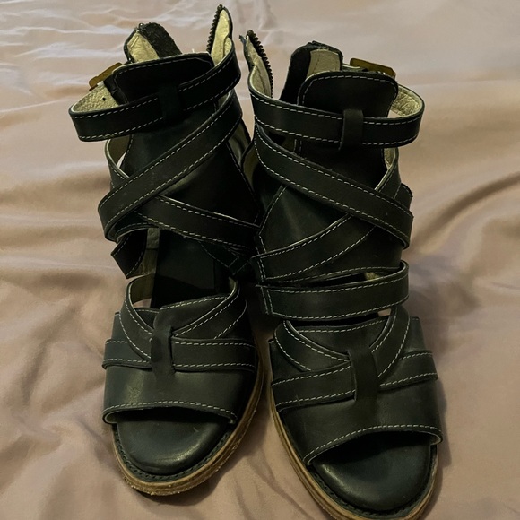 Black Freebird by Steven CLAW! Never worn.  No box - Picture 1 of 2